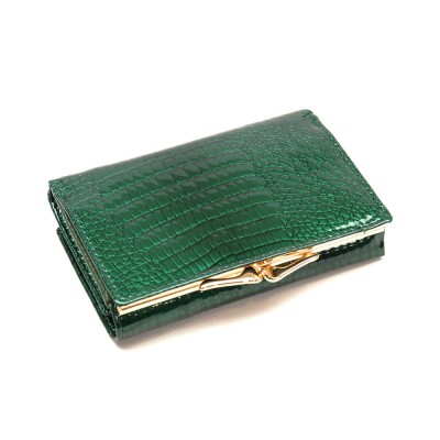 Женский кожаный кошелек Marco Coverna (403-2490-7) зеленый лак Женский кожаный кошелек Marco Coverna (403-2490-7) зеленый лак